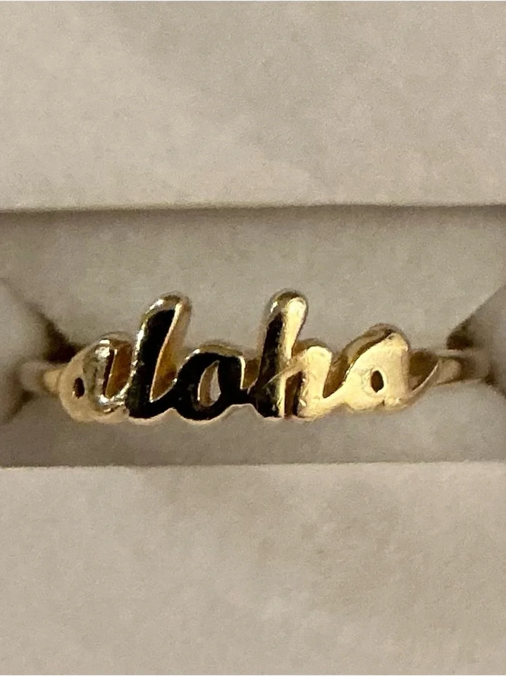 Maui Divers beautiful 14k gold  'aloha' ring!